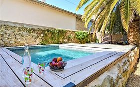 Awesome Apartment In Pujaut With Swimming Pool