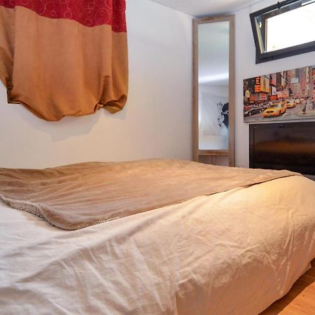 Awesome Apartment In Pujaut With Swimming Pool Extérieur photo